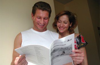 Schauspieler und Kaberettisten
                                  Monika Weinzettl und Fifi Pisecker
                                  lesen "Ökobiotikum".